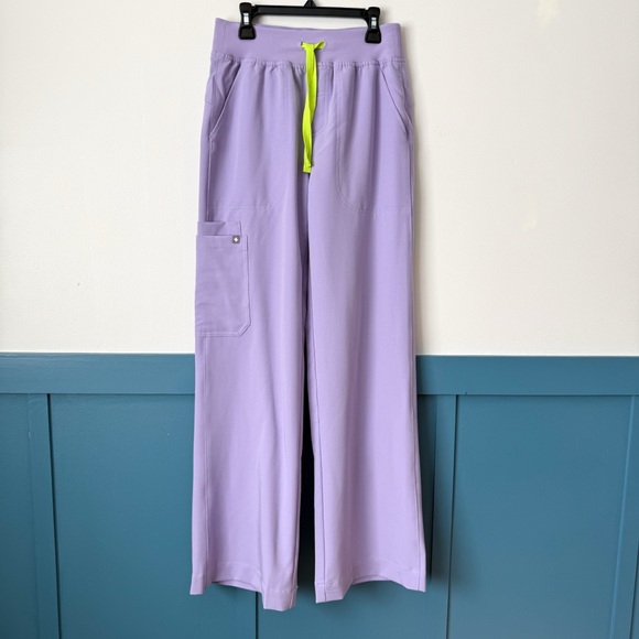 NWT Figs XS Isabel Wide Leg Scrub Pants High Waisted Lavender Dew - Picture 1 of 5